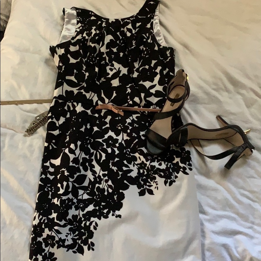 Dress. Black and White Floral